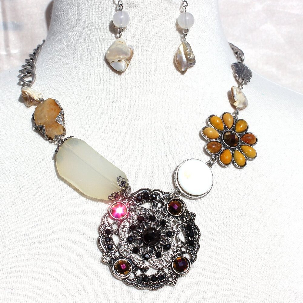 Vintage Style Nature Inspired Necklace  - New w/Tags